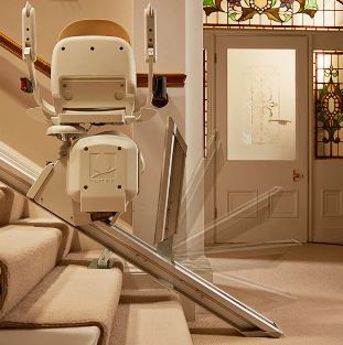Acorn stairlift with hinged rail option