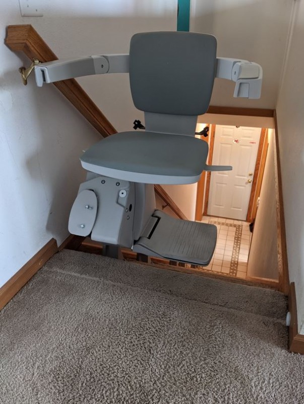 stairlift swiveled at top landing of staircase in Wichita KS
